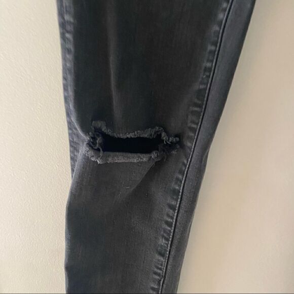 American Eagle Black Super High Rise Jegging size 4 - Picture 4 of 8